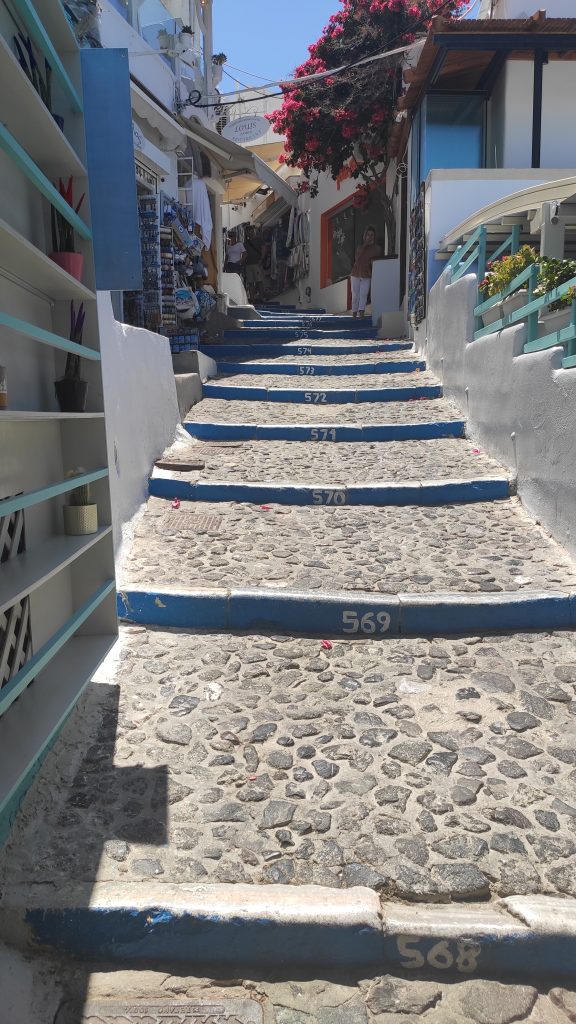 Santorin Fira escaliers