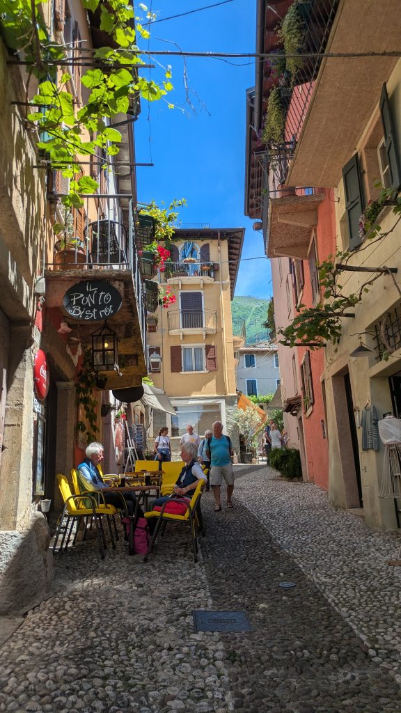 Lac de Garde Malcesine ruelles colorees - Lac De Garde