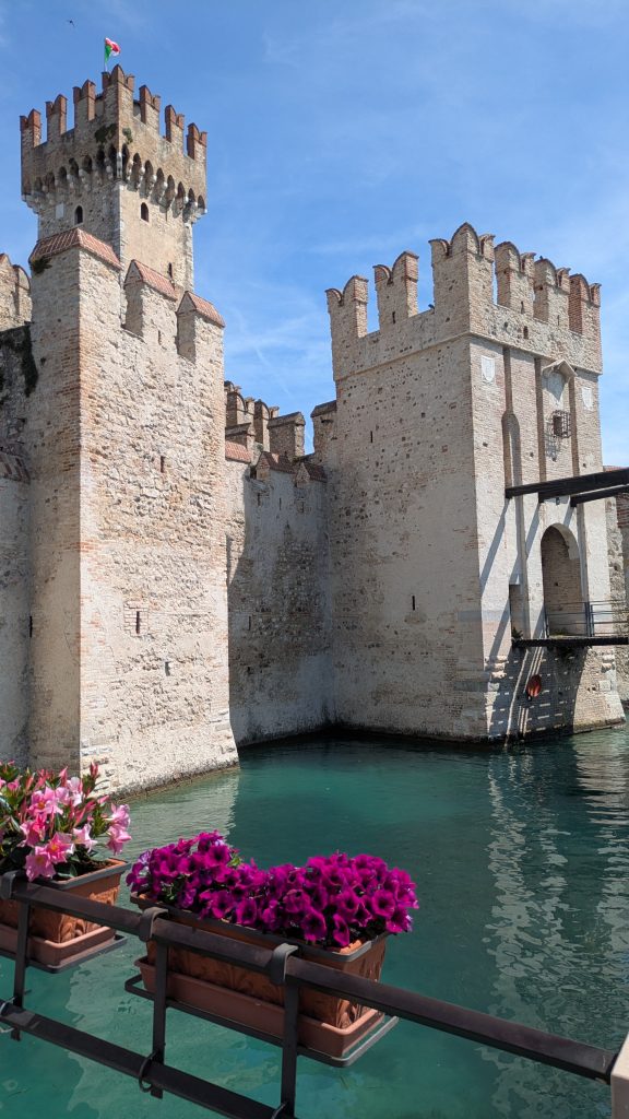 Lac de Garde Sirmione - chateau - lac de garde
