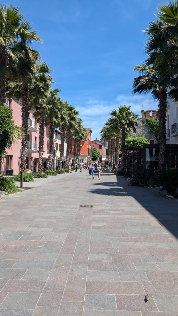 Lac de Garde Sirmione - ruelles- lac de garde